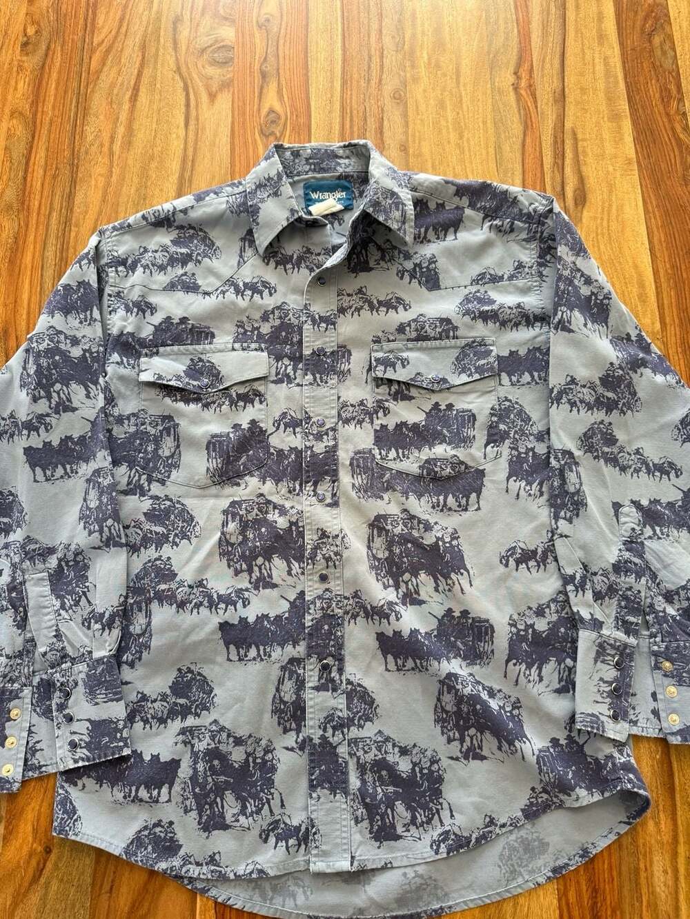Vintage Wrangler Western Shirt Stagecoach Horse Print Pearl Snap Blue Size M